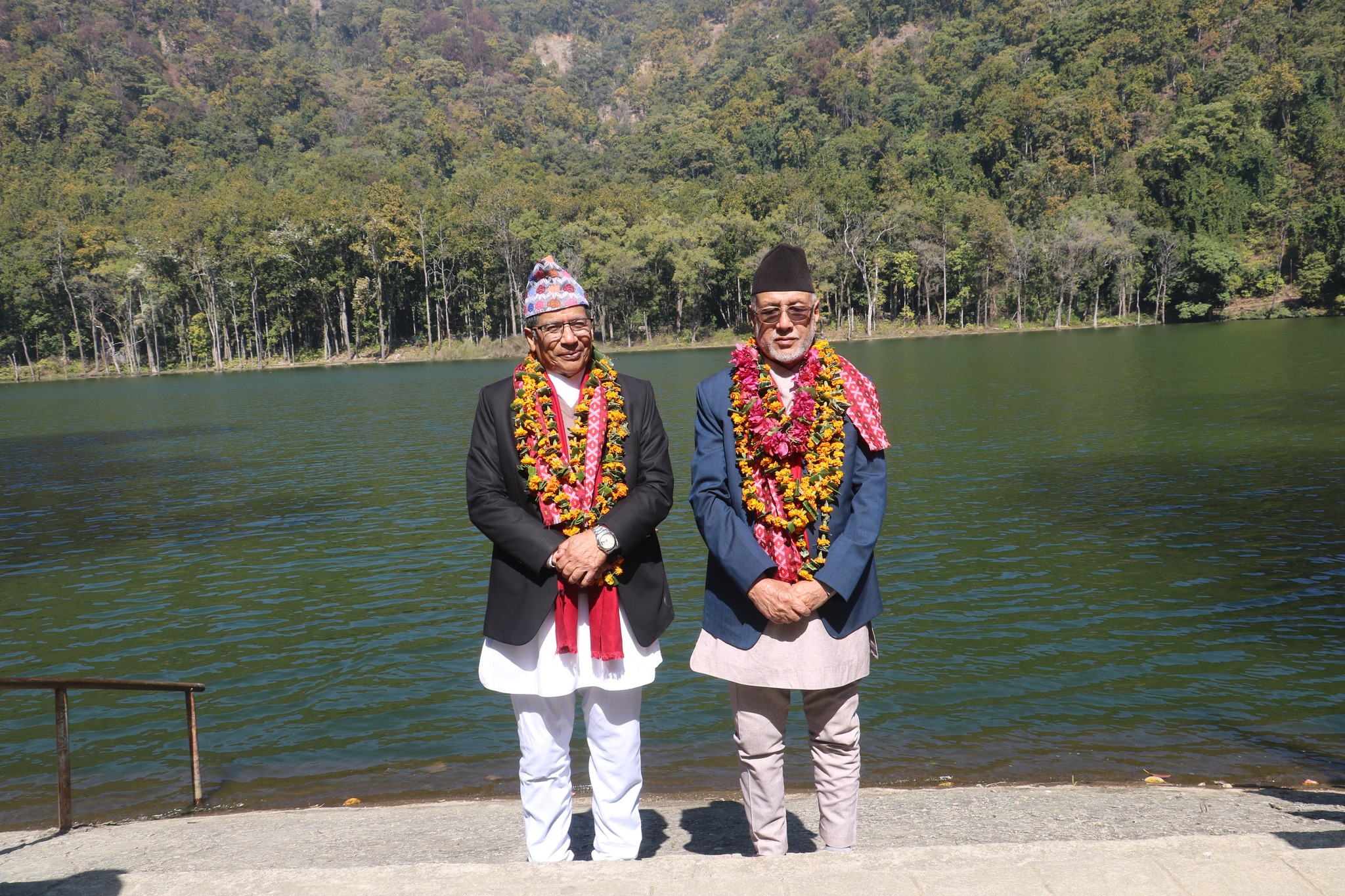 दुई प्रदेश प्रमुख डडेल्धुराको पर्यटकीय क्षेत्र आलितालको अवलोकन भ्रमणमा